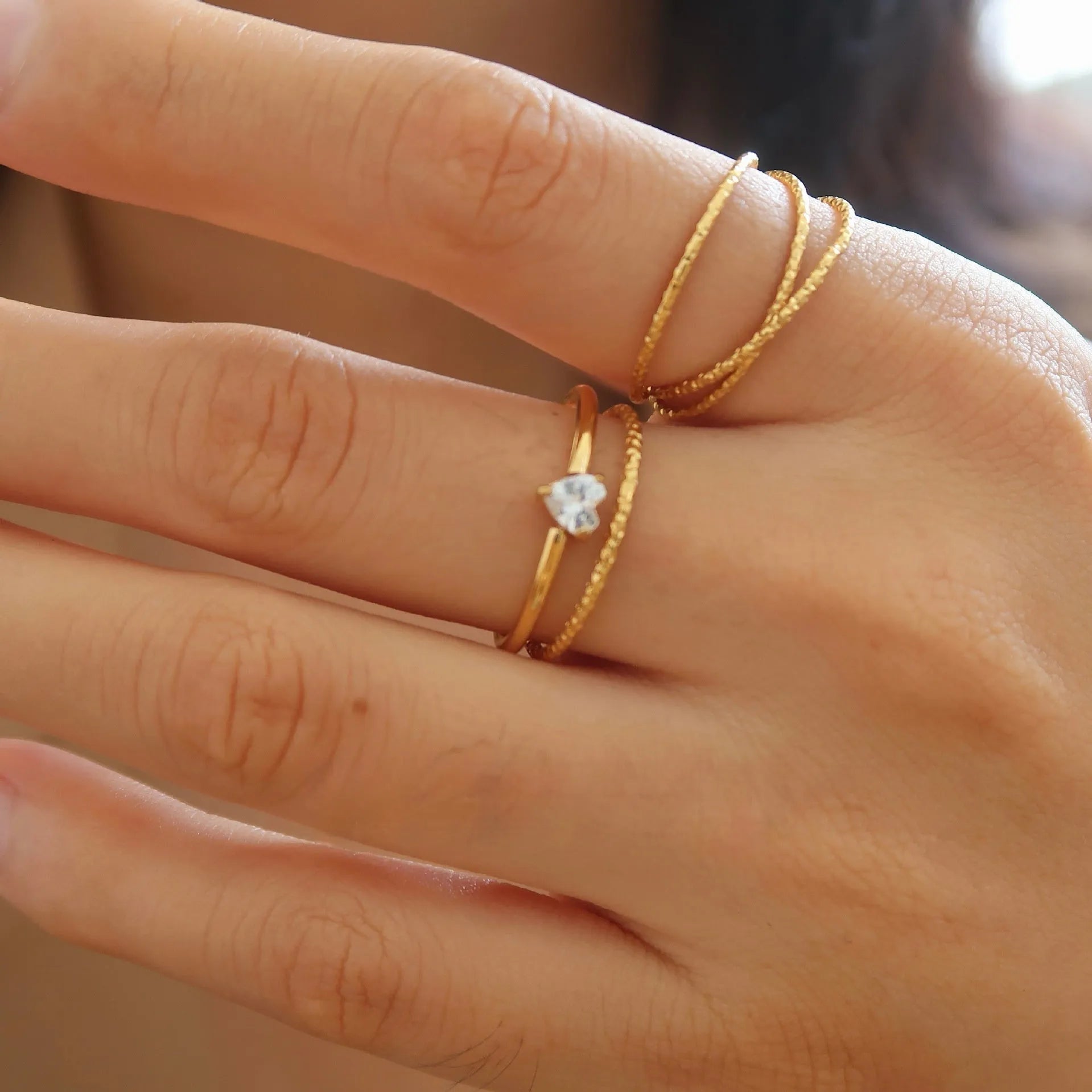 Golden electroplated stainless steel love heart ring for women in sizes 5-8 without pigment transfer
