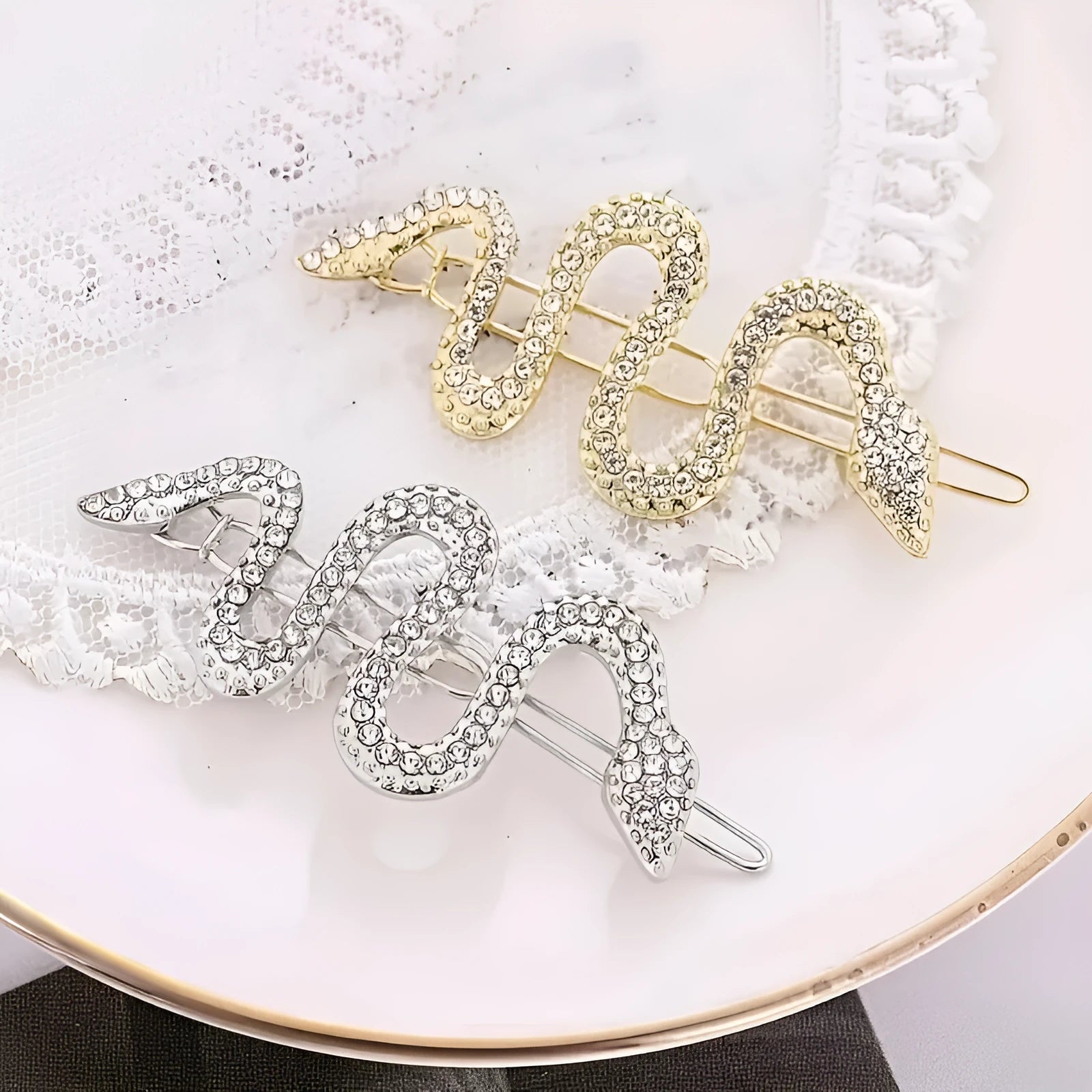 Korean style vintage snake design hair barrette in gold or silver alloy.