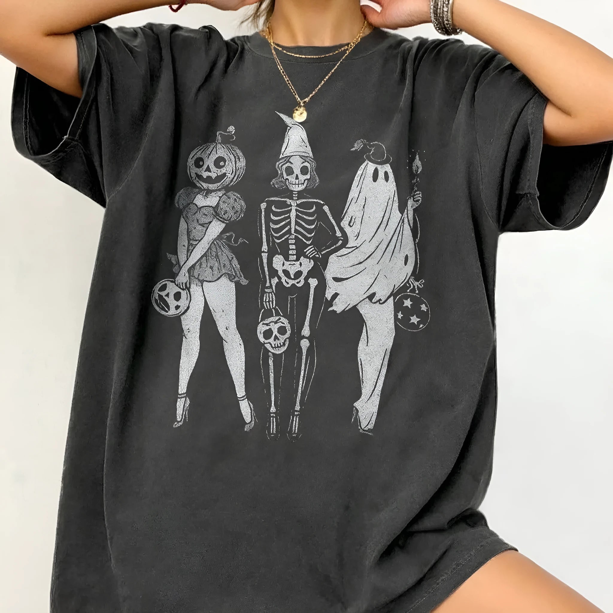 Loose fit cotton t-shirt in multiple colours with short sleeves and round neck