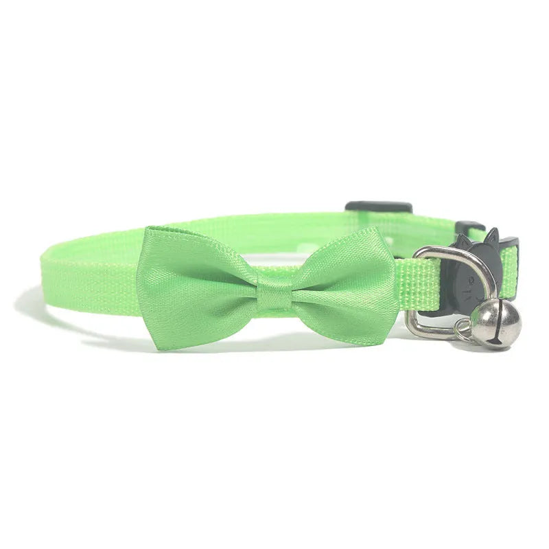 Multi-colour striped nylon bow collar for cats with bell decoration in adjustable design