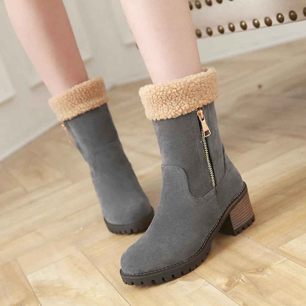 Men's ankle-high snow boots with a rubber sole and plush lining in black, grey, green, and orange colour options.