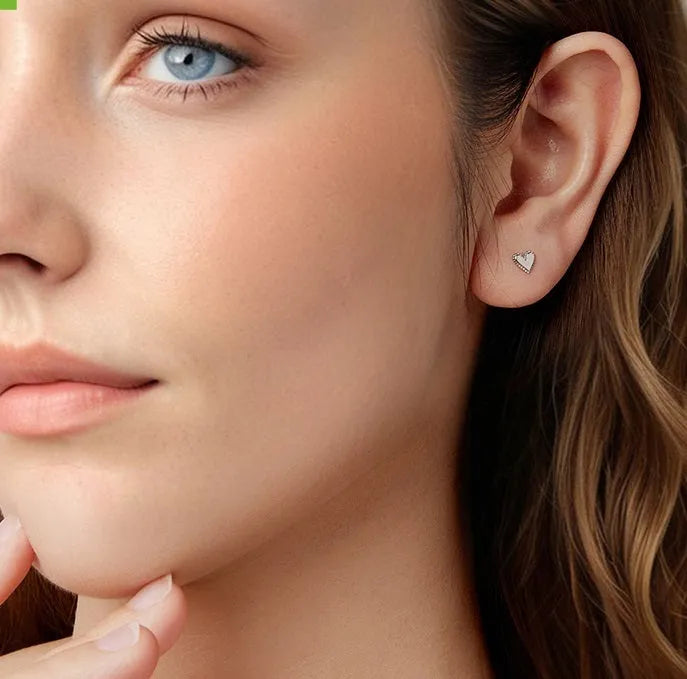 S925 sterling silver heart-shaped earrings for women electroplated silver love stud pair