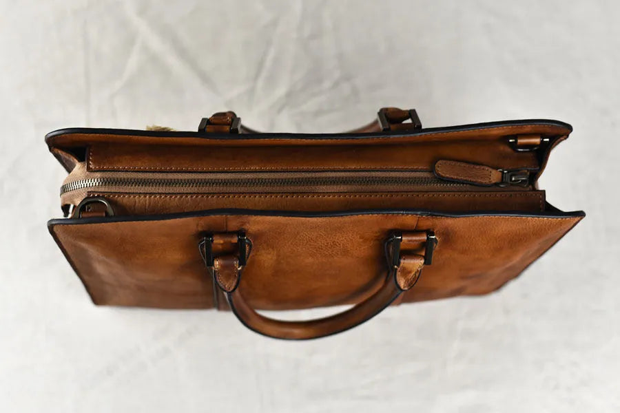 Men's 14-inch horizontal leather business handbag with zipper opening in khaki colour