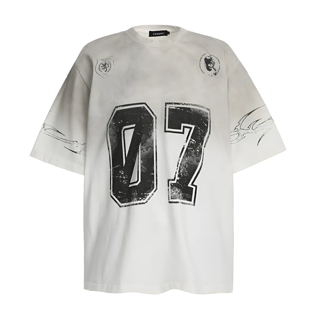 Men's black and white printed short-sleeved cotton T-shirt on a size chart.