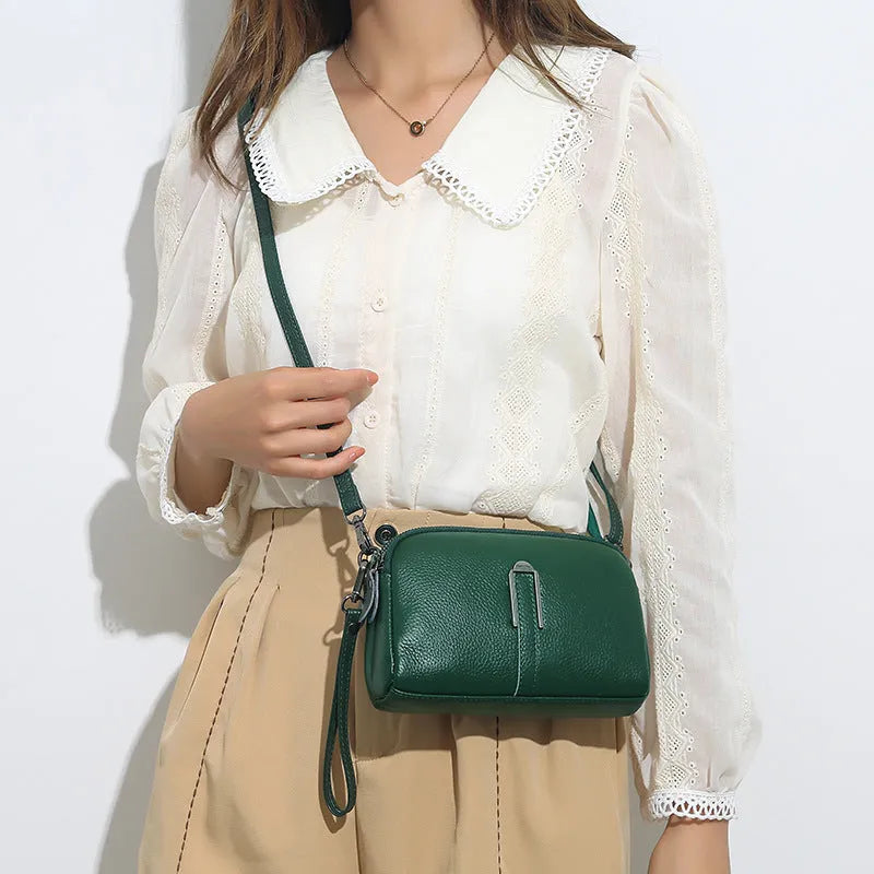 Genuine leather women's shoulder bag in urban simplicity style with horizontal square shape