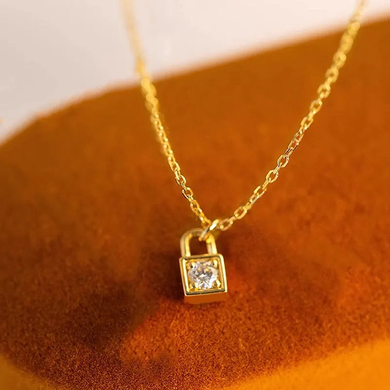 XL1173 Gold geometric lock pendant necklace with mixed gemstone inlay on copper O-link chain