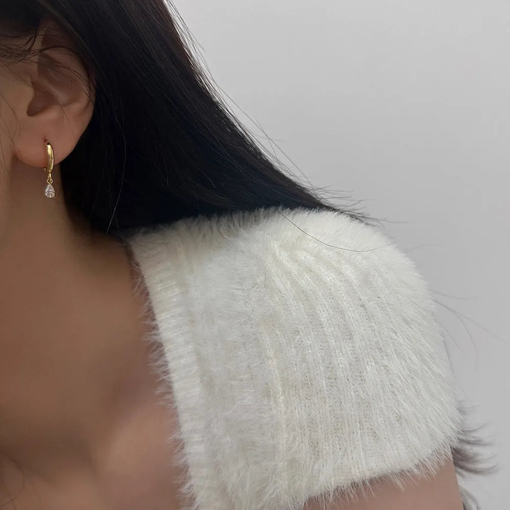 Women's zircon jewellery set with geometric necklace, earrings and anklet in meteor shower design