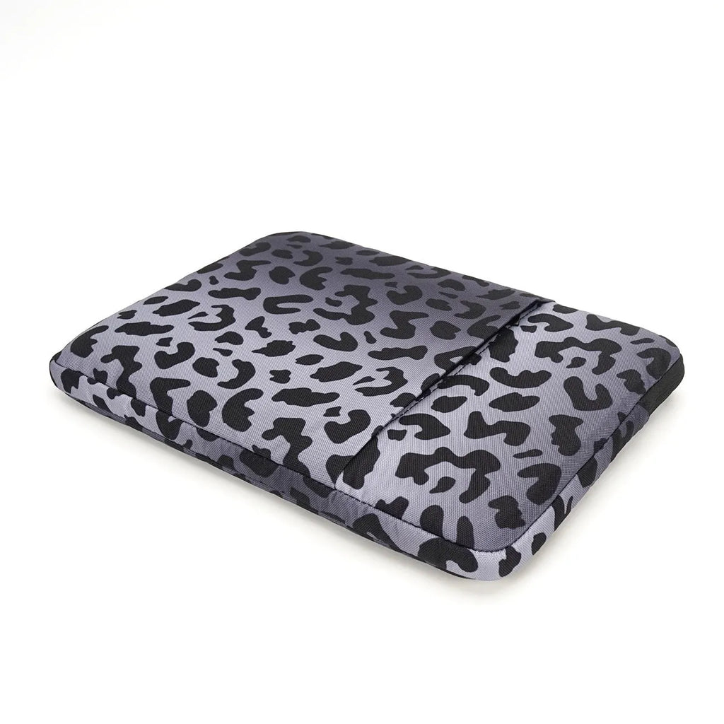 Leopard print laptop sleeve with anti-shock flannel lining for 13-16 inch laptops