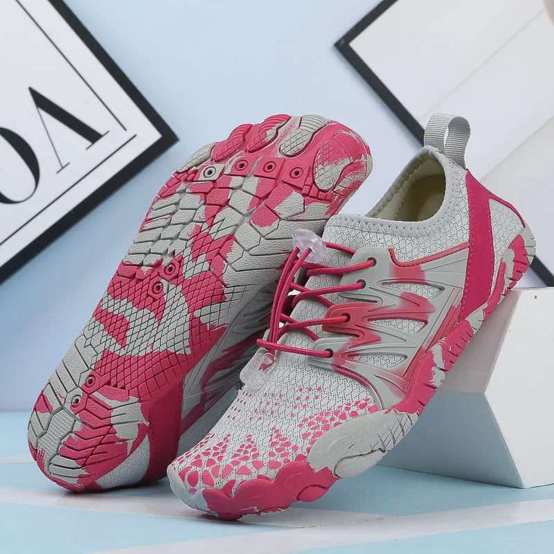 Quick-drying wading beach shoes with mesh upper and rubber sole in various colours