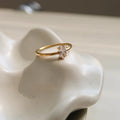 Golden electroplated stainless steel love heart ring for women in sizes 5-8 without pigment transfer