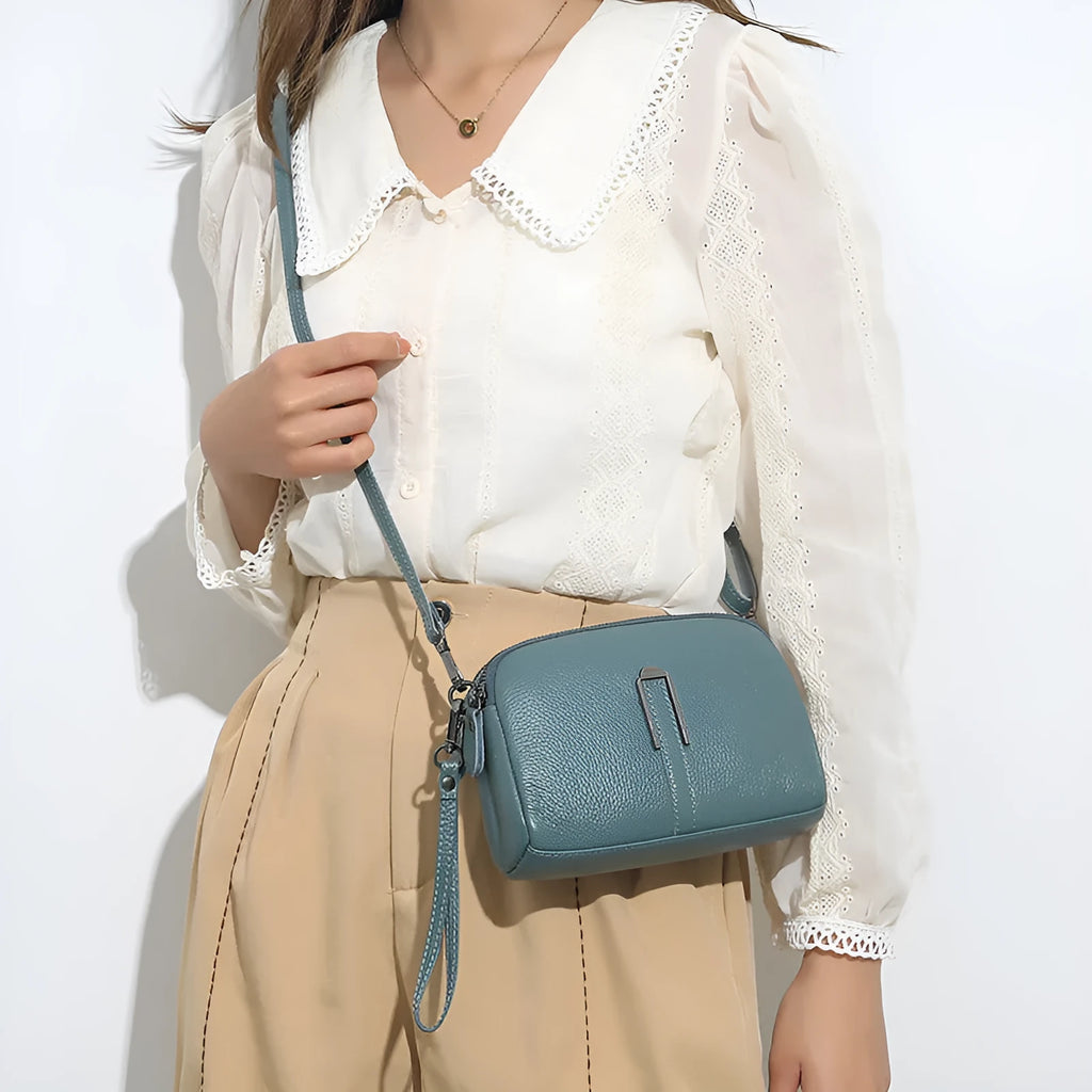 Genuine leather women's shoulder bag in urban simplicity style with horizontal square shape