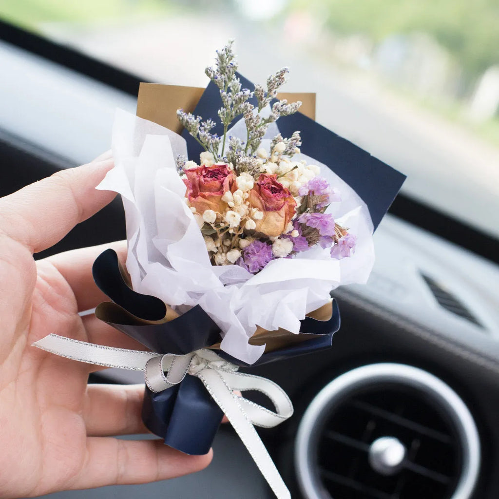 Handmade dried flower car vent aromatherapy ornament with fragrance choice in multiple colours