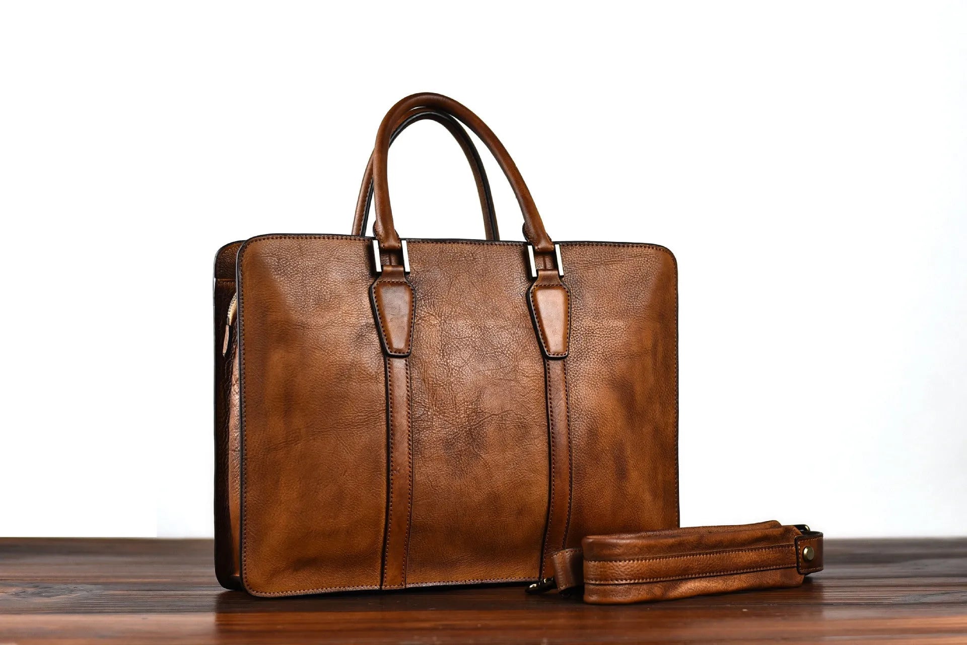 Men's 14-inch horizontal leather business handbag with zipper opening in khaki colour