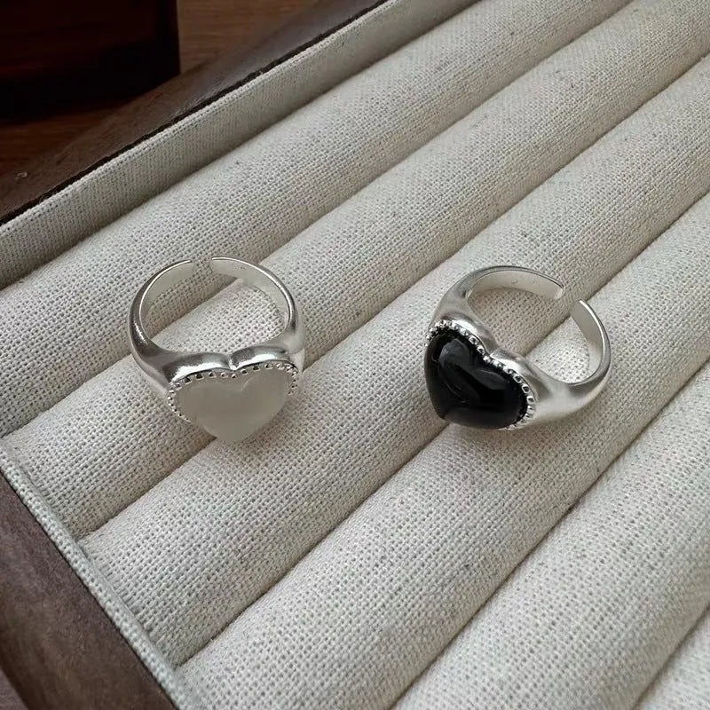 S925 sterling silver adjustable ring with black agate heart design and open mouth construction