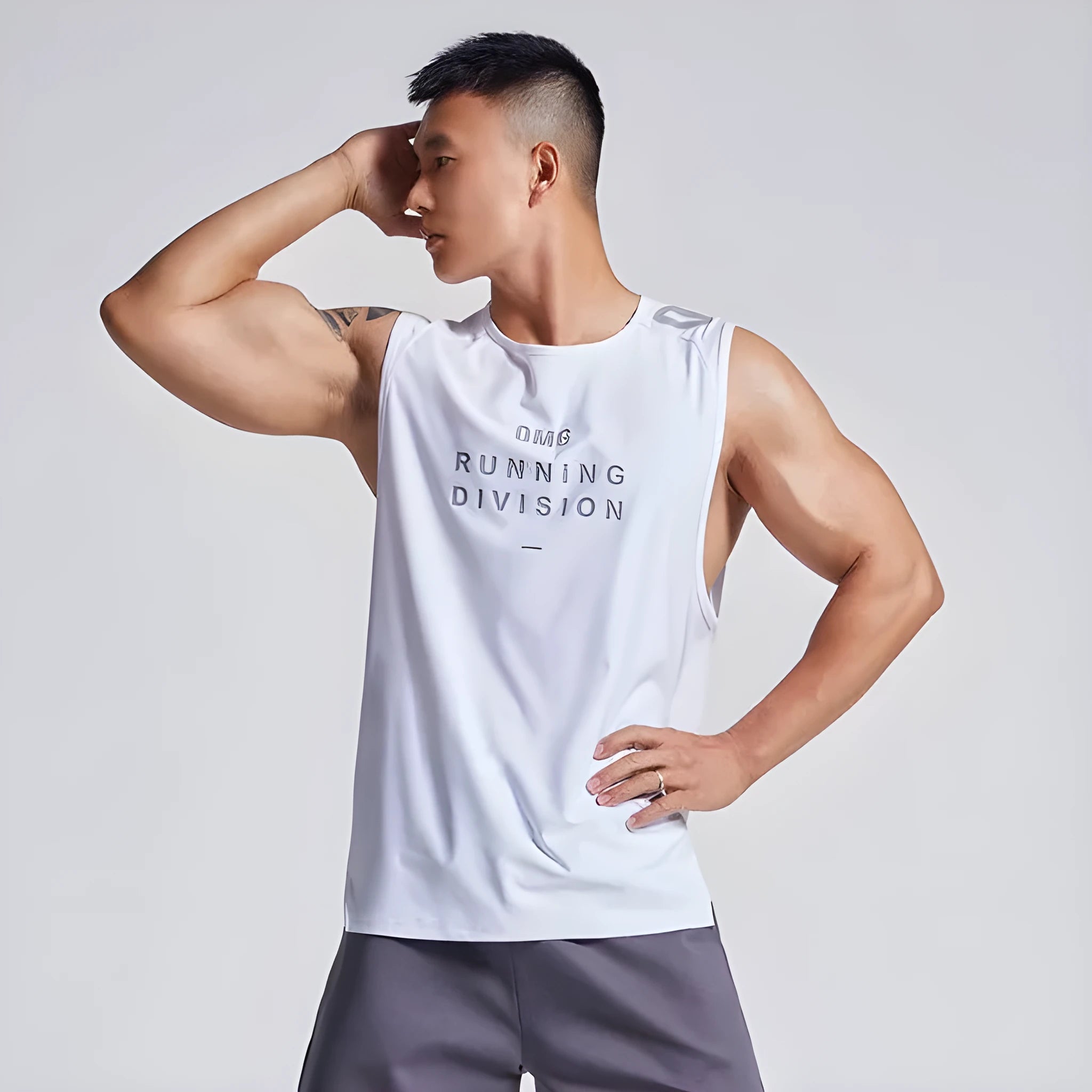 Men's mesh ice silk sports vest in loose-fit design for summer fitness wear