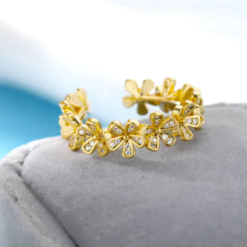 Copper petal forest ring with micro-inlaid zirconia rose design, adjustable open mouth, platinum colour, for women.