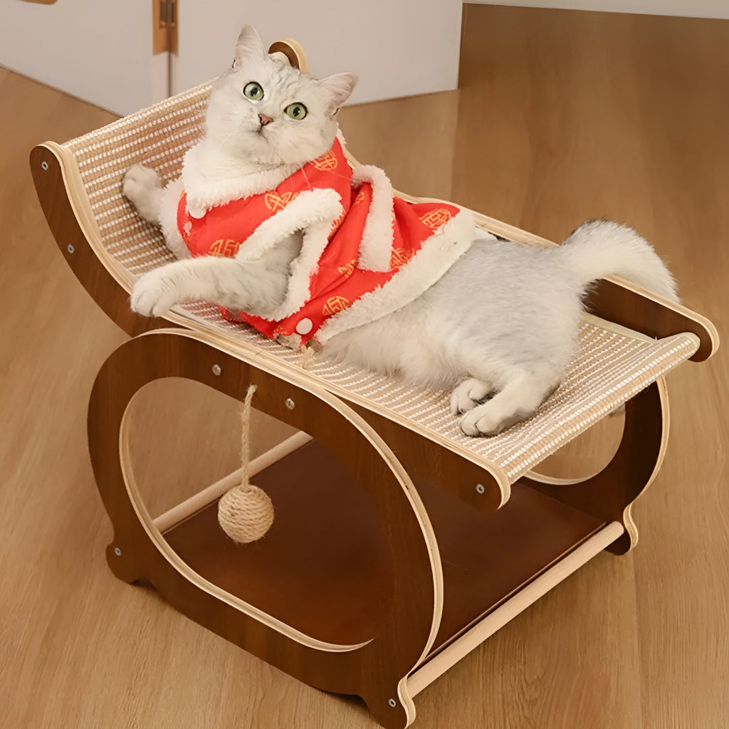 Solid wood cat scratching mat with sisal surface in walnut colour option
