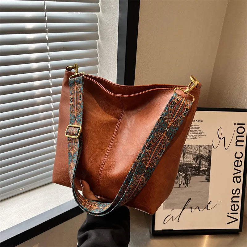 Large capacity women's crossbody bucket bag in PU material, available in olive green colour