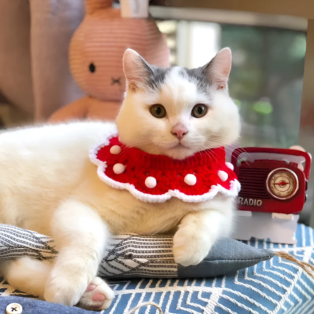 Hand-knitted milk cotton pet collar with cartoon embroidery in customisable colours and sizes.