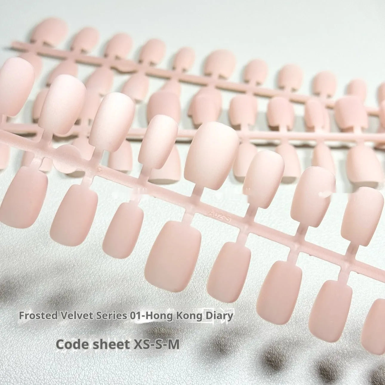 Frosted velvet cat's eye gel nails with aurora effects in short ladder XS, S, and M lengths