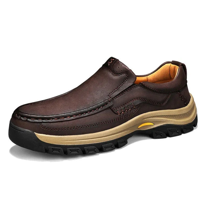 Men's black PU leather mountaineering shoes with thick rubber sole and round toe.