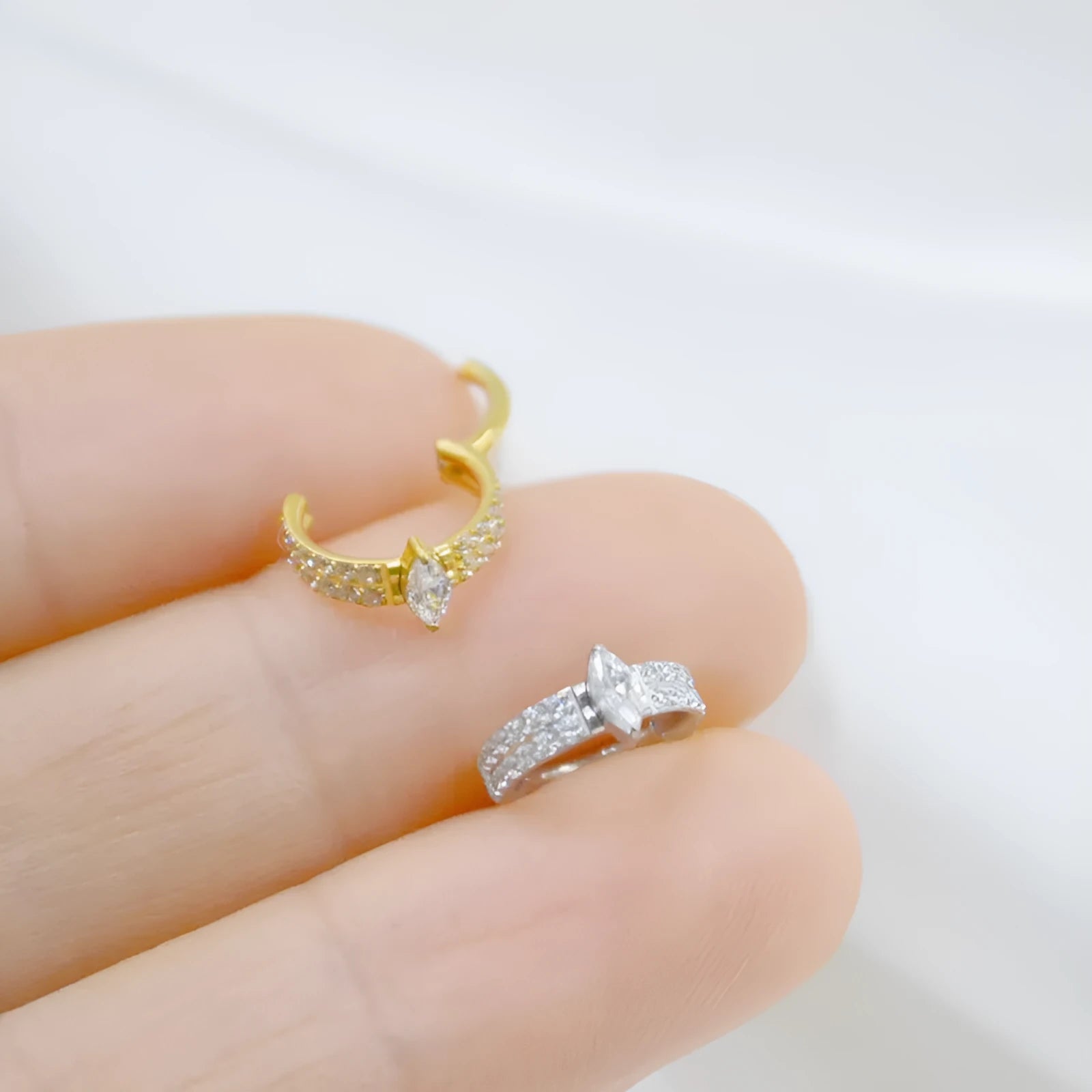 Titanium steel heart-shaped earrings with zircon diamonds in gold or silver colours