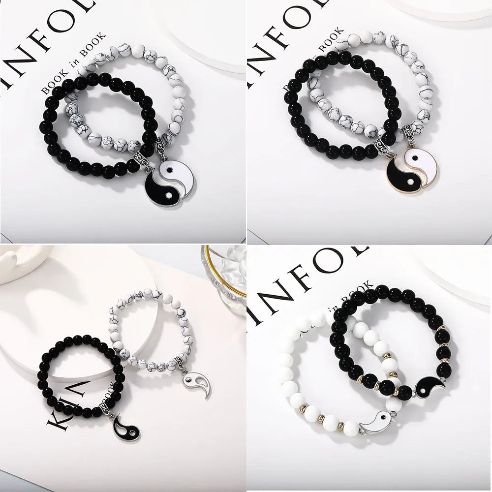 Geometric eight-diagram fashion bracelet in electroplated alloy with unisex design