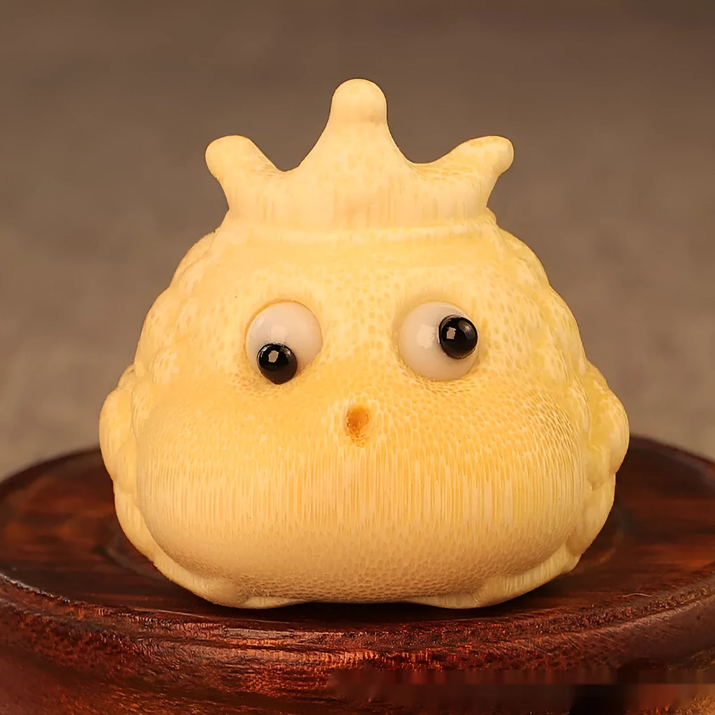 Solid bamboo carving of Crown Princess toad ornament with 5.0 live eye design in cute style
