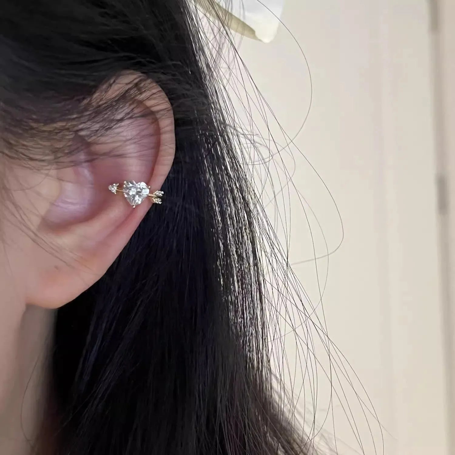 Sweet atmosphere heart shape alloy zircon ear clip for women Korean style light luxury