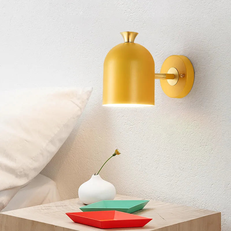 Single-head LED bedside wall lamp in aluminium with colour options