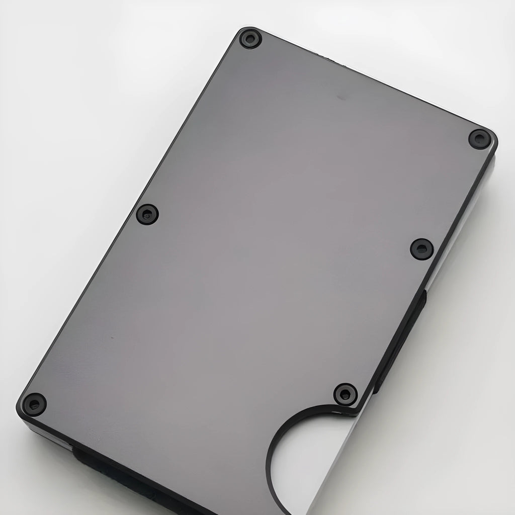 Grey carbon fibre RFID-blocking credit card wallet with 7 slots