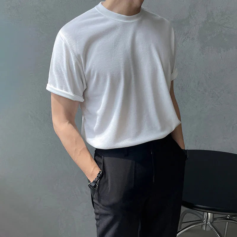 Cotton slim fit T-shirt with round neck and regular sleeves in solid colour