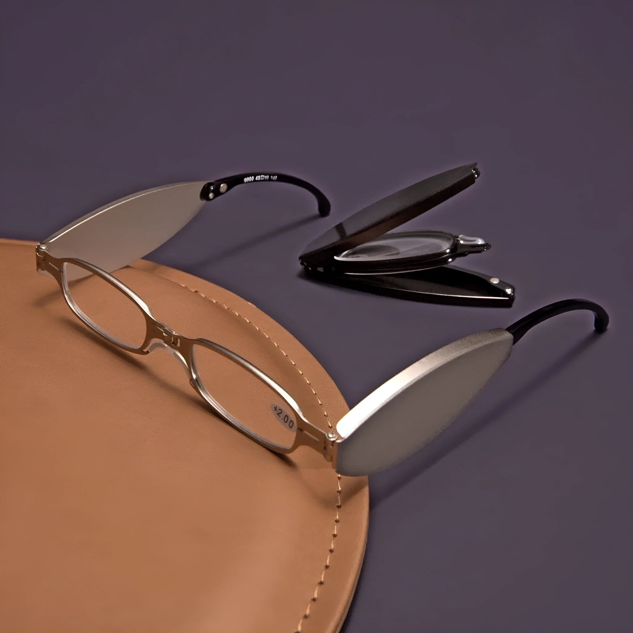 Retro folding pocket presbyopic glasses for men in black or silver with ring style frame