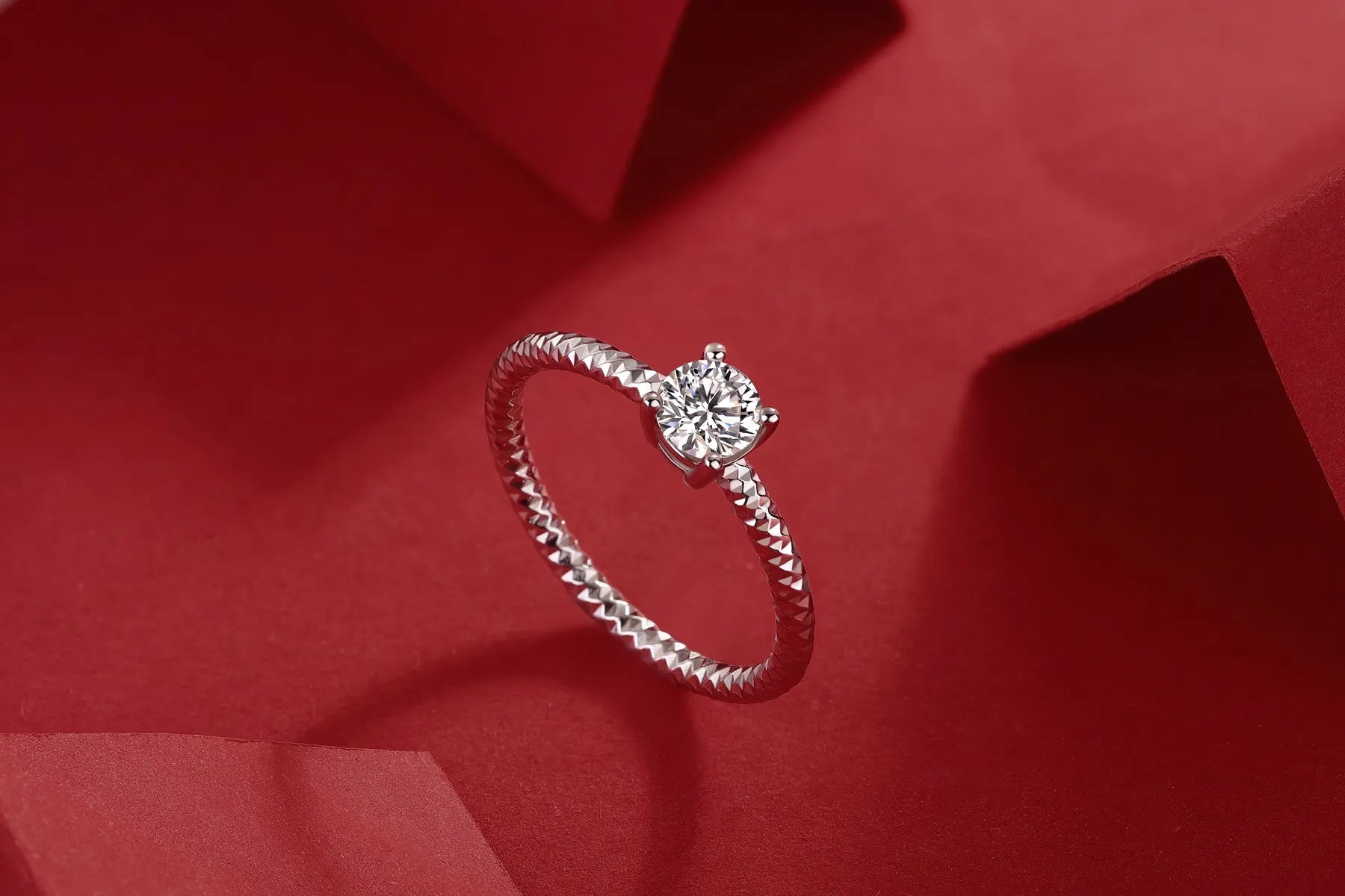 The Bond moissanite wedding ring set with 0.5ct stone platinum-plated S925 silver gift box