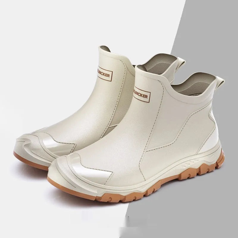 PVC short tube outdoor wading shoes with non-slip soles in black and red colour option