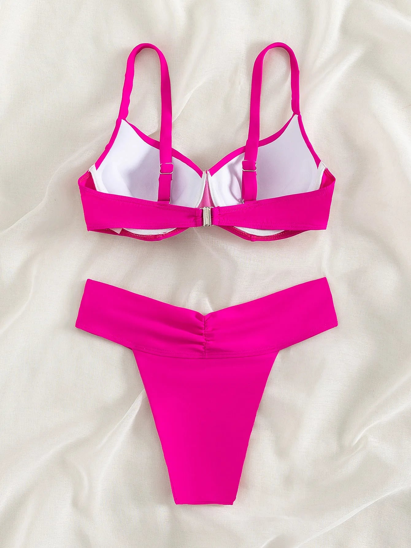Solid colour fluorescent bikini swimsuit with briefs style for European and American sizing.