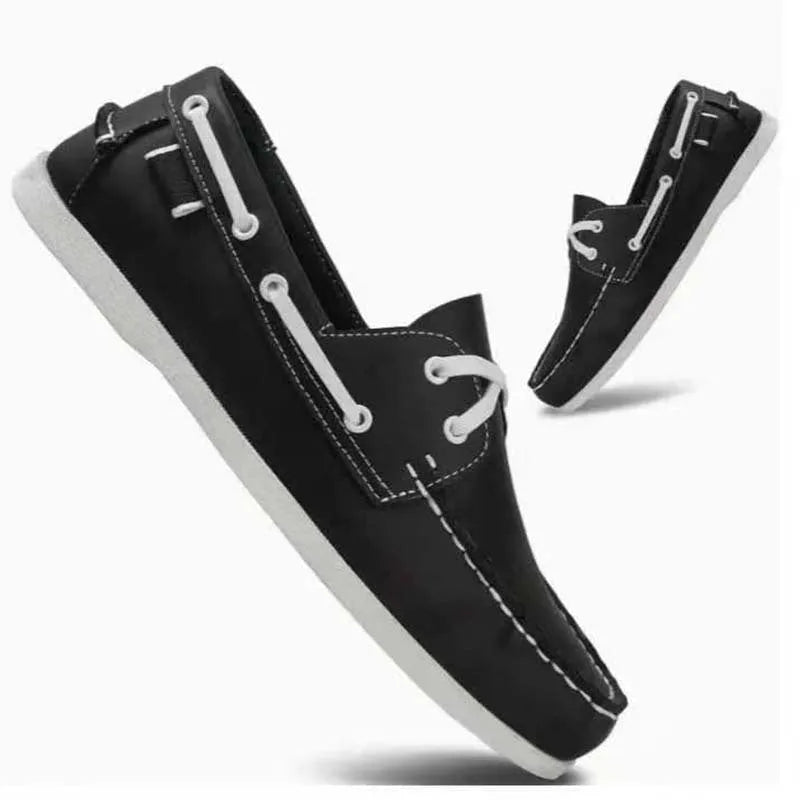 Men's solid colour casual shoes with round toe and flat heel on a white background.
