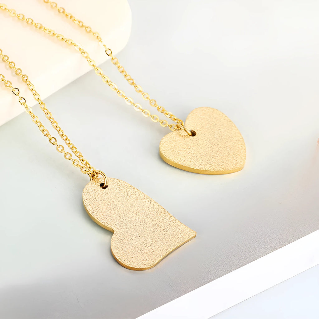 Women's geometric heart-shaped titanium steel necklace with simple chain in colour KN25736-Z