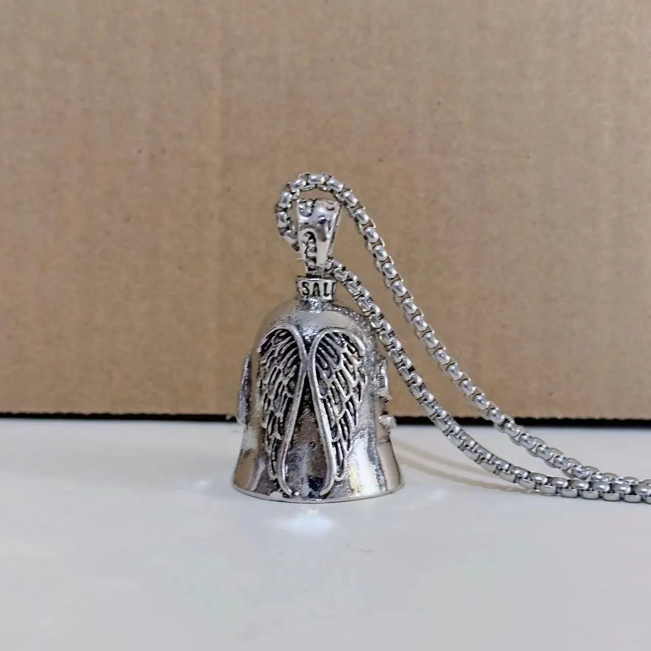 Vintage-style angel feather keychain and necklace set with electroplated finish