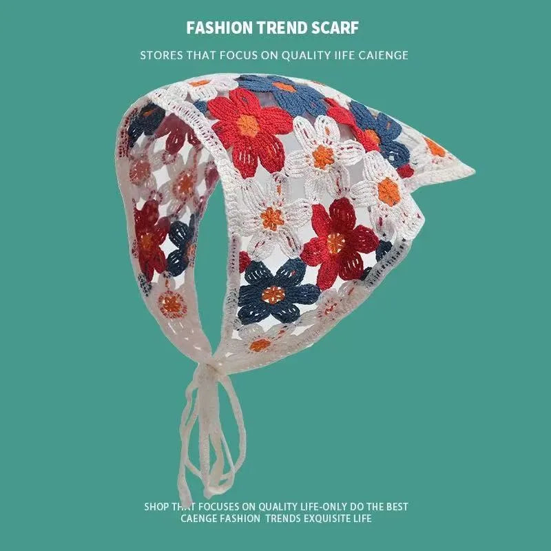 Women's cotton triangle shawl with floral French retro pattern in daisy design colours
