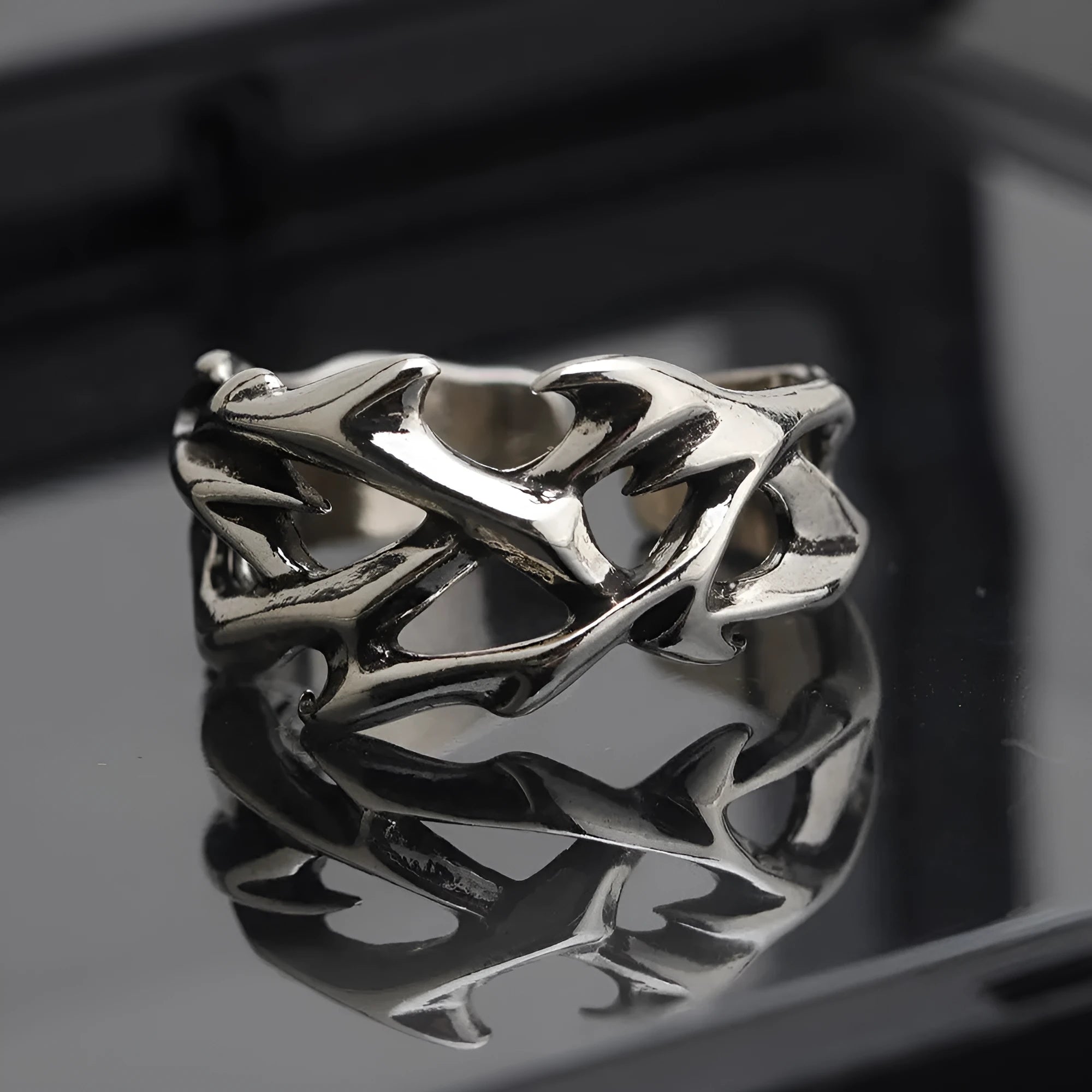 Adjustable copper ring with geometric thorn flower design in J2150 colour