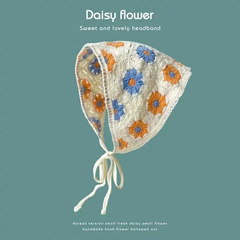Women's cotton triangle shawl with floral French retro pattern in daisy design colours