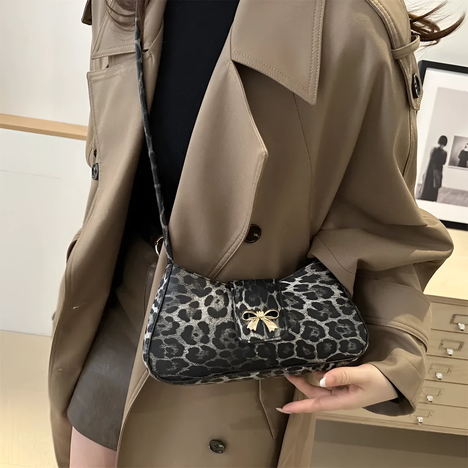 Women's casual large capacity PU handbag with sandwich pocket in neutral colour