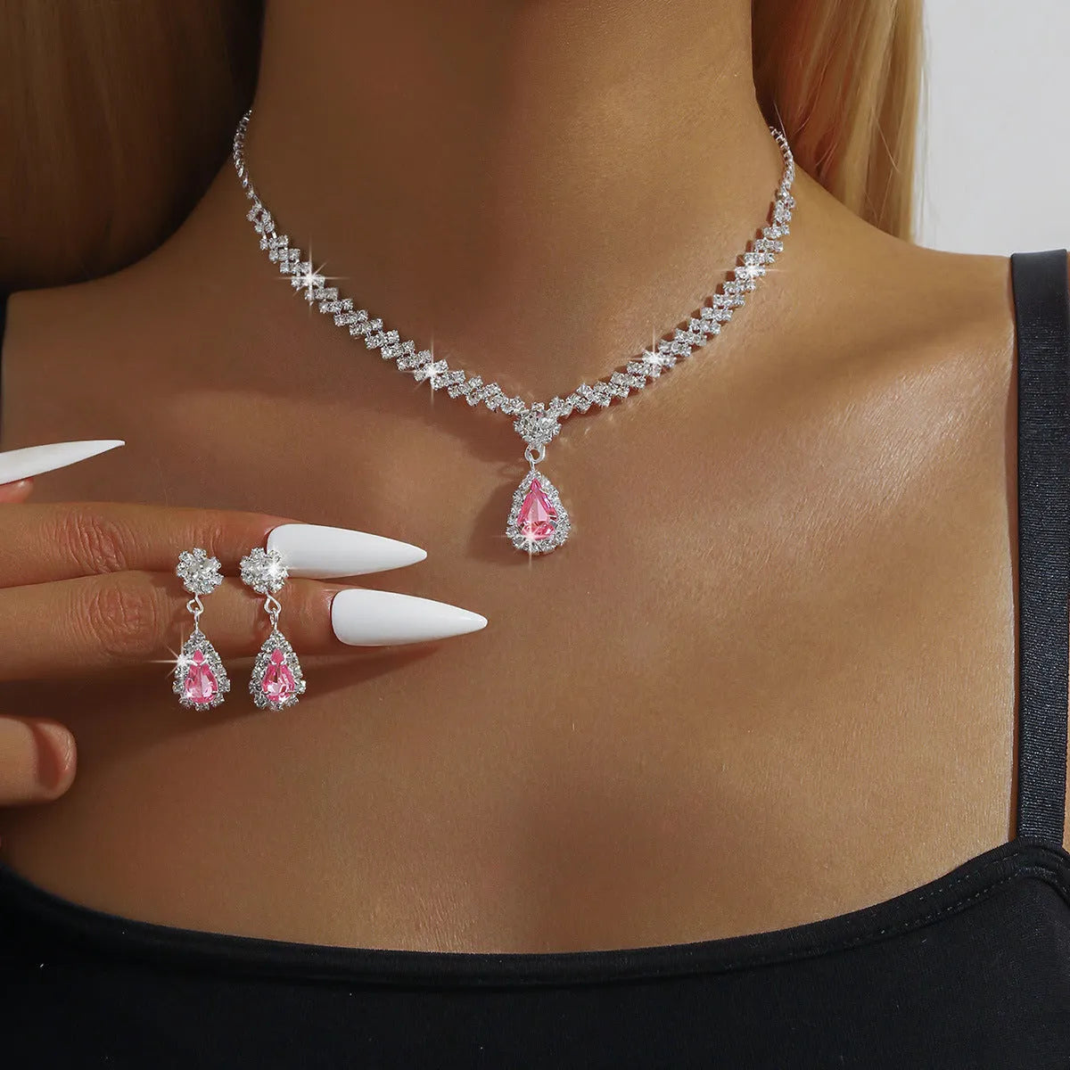 Women's claw chain necklace and earrings set with water drop rhinestones in blue colour option