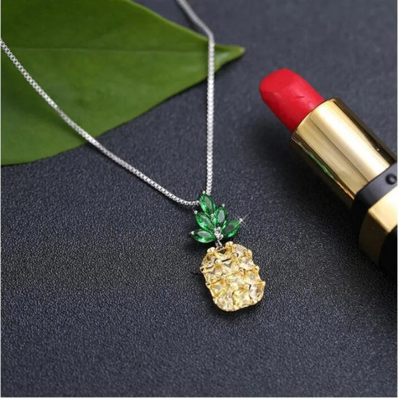 Geometric pineapple diamond necklace in silver-plated metal with copper white gold finish