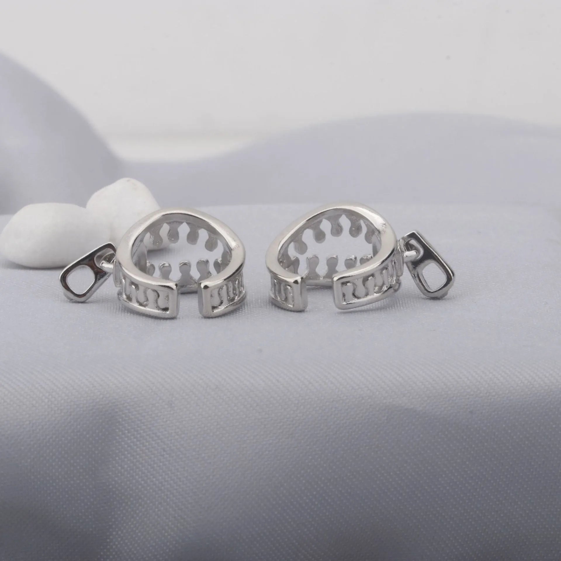 Copper geometric zipper ear clips with linear design and bone clip fastening in colour ES862