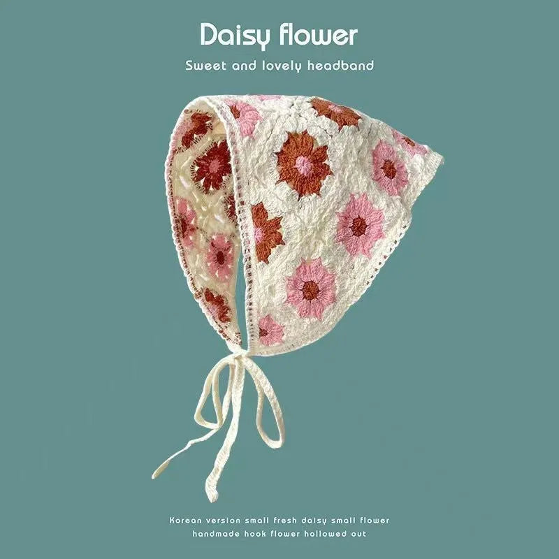 Women's cotton triangle shawl with floral French retro pattern in daisy design colours