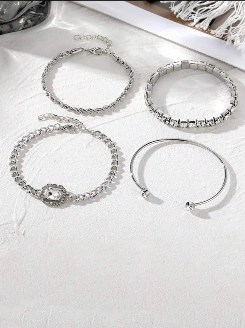 Women's retro geometric metal chain bracelet four-piece set in gold or silver alloy finish