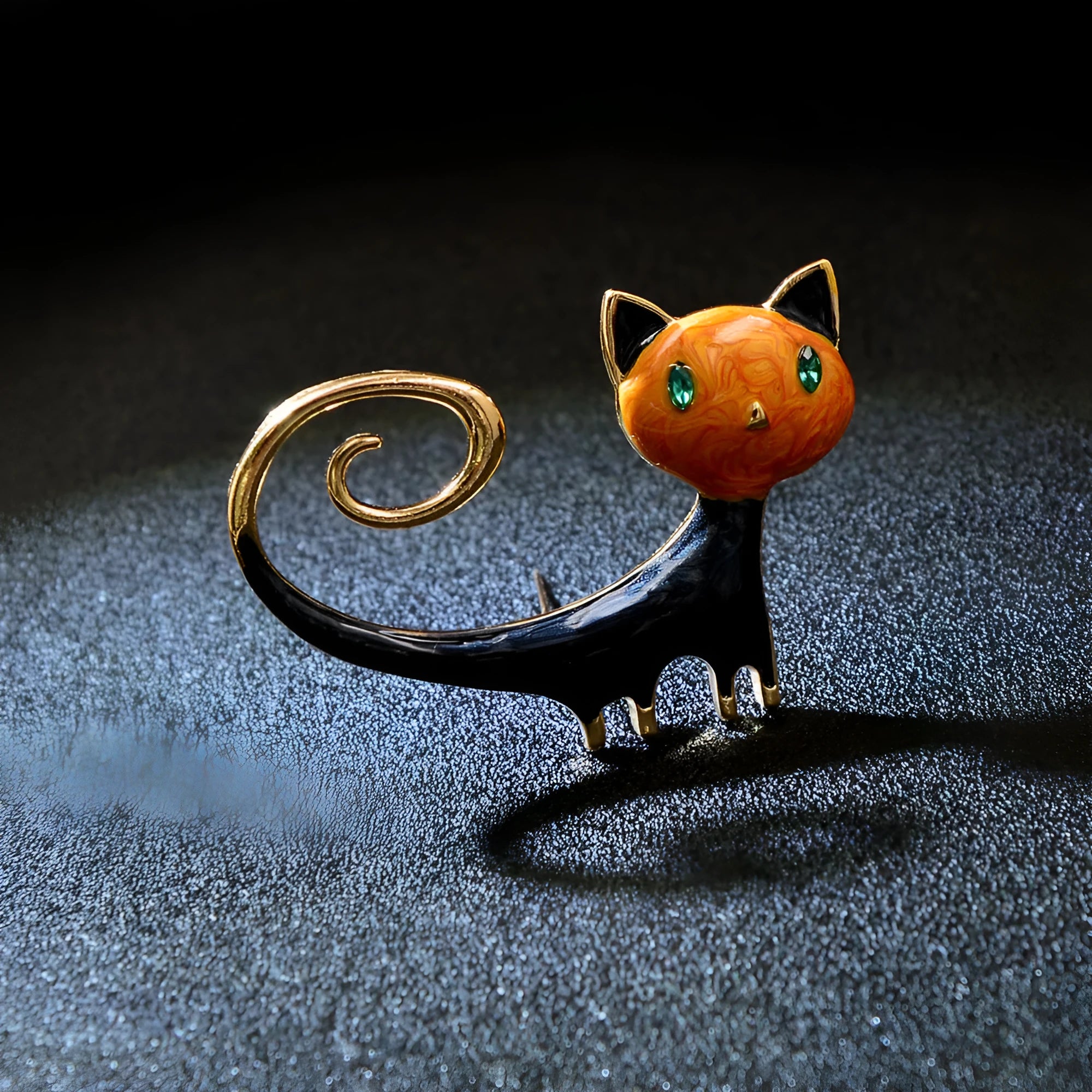 Personalised painted tailing up kitty brooch in alloy with cat motif, showing white and orange colour options