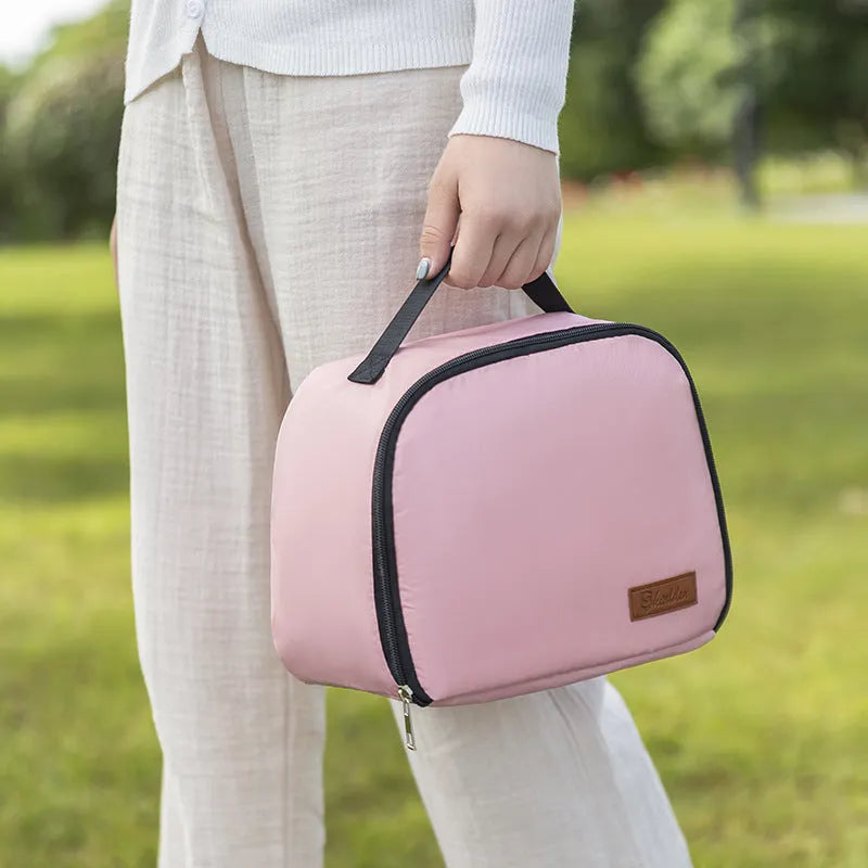 Insulated lunch box bag in textured cloth with large capacity for food preservation